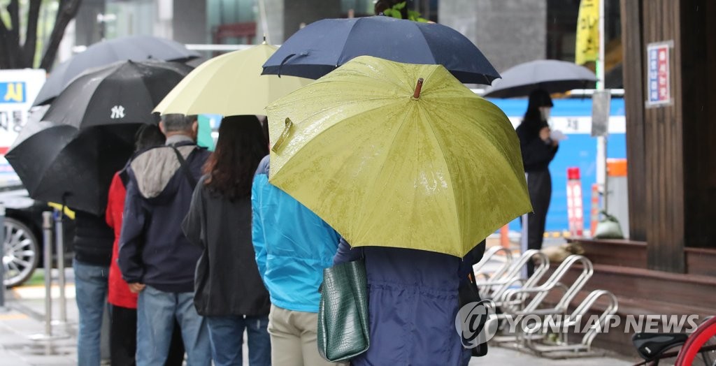 직장·학교·노래연습장서 신규감염…대구 유흥업소 관련 218명