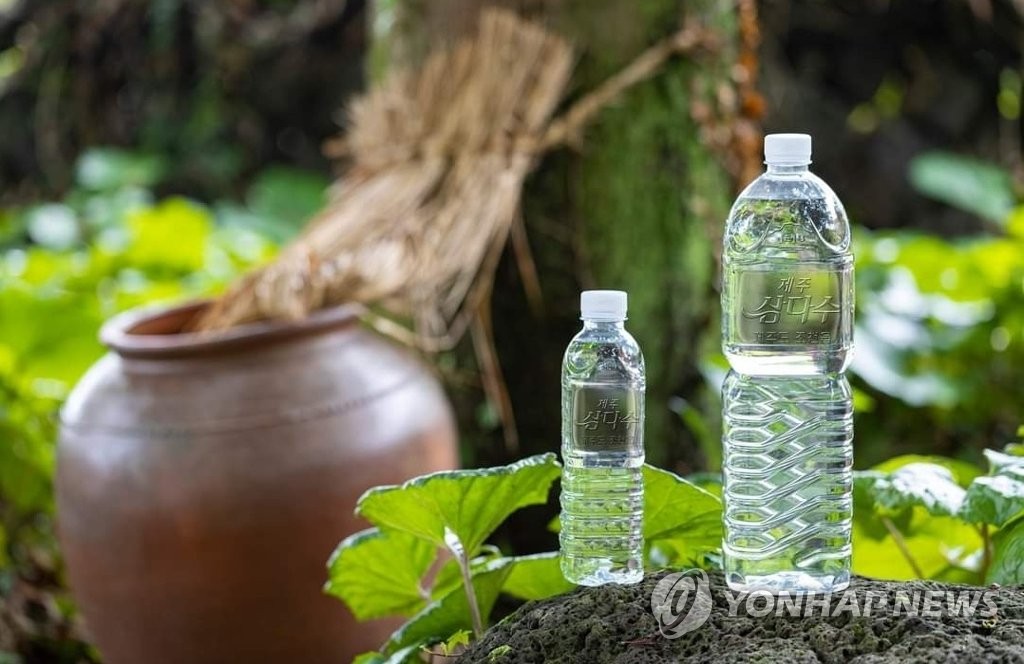 제주삼다수, 비닐라벨 없는 '그린 에디션' 환경 정상회의에 출시