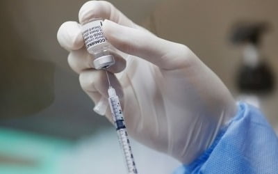 EMA "화이자·바이오엔테크 백신 12세 이상에 사용허용 검토"