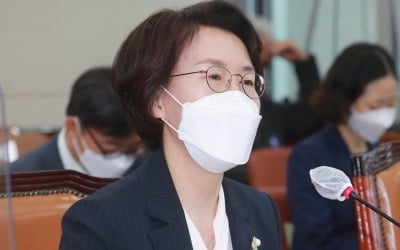 "마리 퀴리 살아와도 한국 과기부장관 못해" 與, 카지노 입플 비호