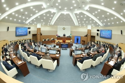 코로나19 확진자 정보 유출한 창원시의원 항소심도 벌금형