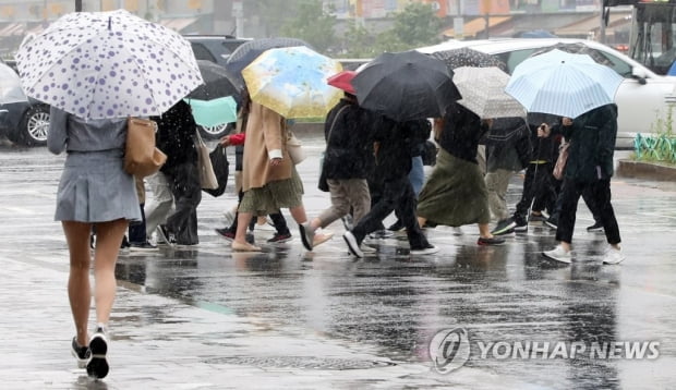 충청·카지노 꽁돈 빗방울…강원 영동 건조 특보