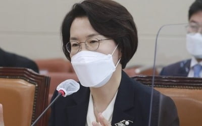 [단독]임혜숙, 과기연 이사장 불법 셀프 임기연장 논란