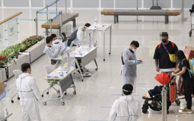 인천공항 검역소 관련 15명 '인도변이' 감염…"2차 전파도 발생"