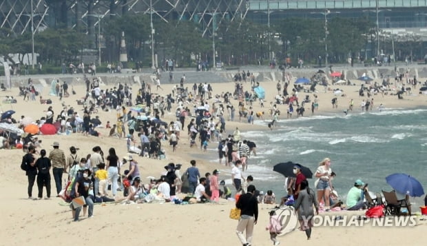 연장에 또 연장…거리두기 피로감에 긴장감 '뚝뚝'