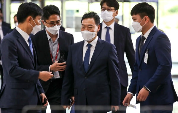 라임 보고받다 라임 변호했다…김오수 전관특혜 논란