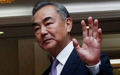 中 외교부 "일본과의 관계 소중"…'전랑 외교' 포기하나