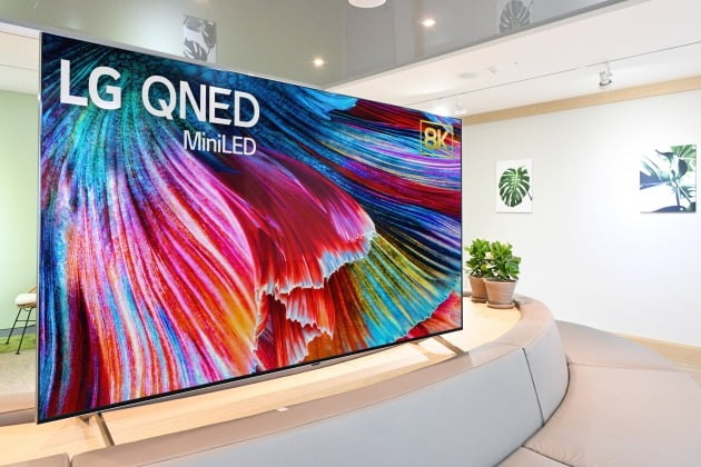 사진은 퀀텀 나노셀 컬러 테크놀로지'를 적용한 미니LED TV 'LG QNED TV'. 2020.12.29 [사진=LG전자 제공]