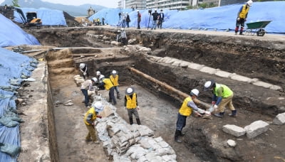 광화문 발굴 문화재, 우기 앞두고 보존조치