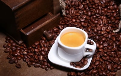 치솟는 원두가격…'커피 ETN'에 투자해볼까?