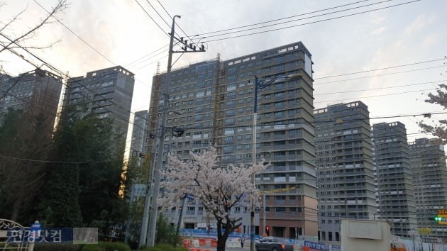 경기도 화성시 집값이 급등하고 있다. 봉담면 봉담2지구에서 공사중인 아파트 전경. / 사진=김하나 기자