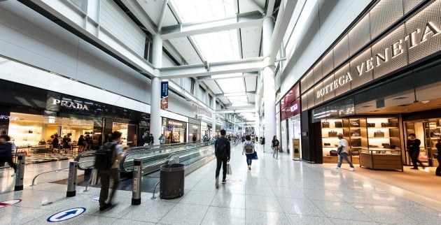 코로나19 팬데믹 이전의 인천공항 면세구역 풍경. 한경DB