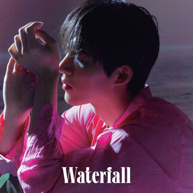 비아이, 데뷔 7년 만에 첫 솔로 정규앨범 ‘WATERFALL` 발표…이하이-타블로 피처링