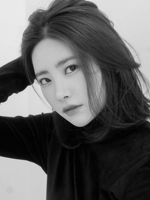 다이아 기희현, 웹드라마 ‘러브 인 블랙홀’ 출연 확정…음대 여신으로 변신