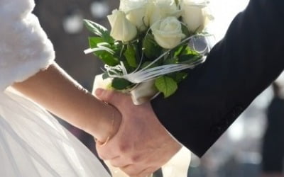 부부인 사실 까먹고 또 청혼한 남성…두 번째 결혼의 비밀 [글로벌+]