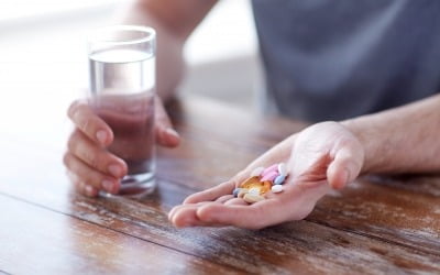 美 정부, 먹는 코로나19 치료제 170만명분 선구매
