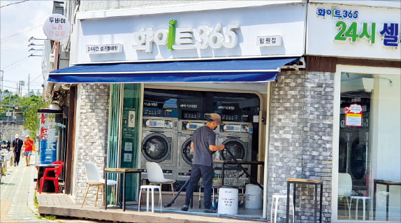 동네골목 곳곳 파고든 무인점포…'단순 일자리' 종말 알리나