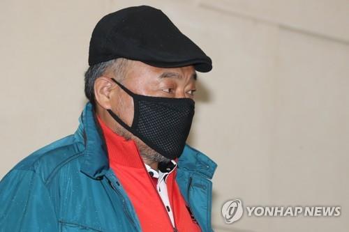 '기소의견 송치' 김흥국 "뺑소니 오해 억울" 거듭 주장