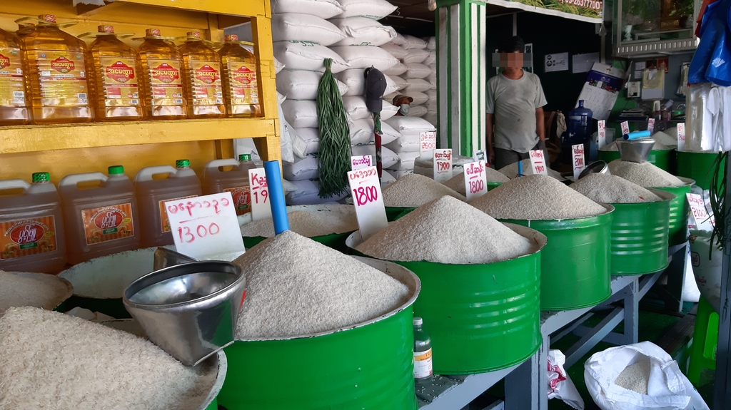 [미얀마 르포] "없는 사람에겐 큰일"…쌀·식용유·기름값 '천정부지'
