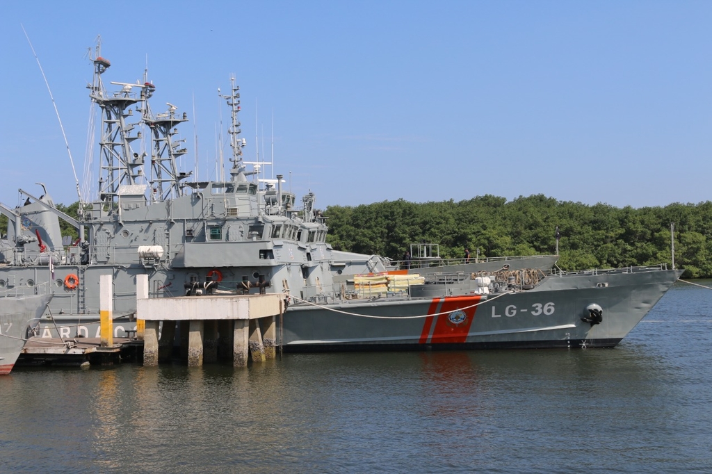 에콰도르 해군 "함정 2척 무상양여 한국 해경에 감사"