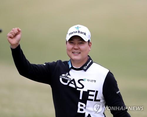 KPGA 상금 1위 허인회 "아내 내조와 운 덕분…"