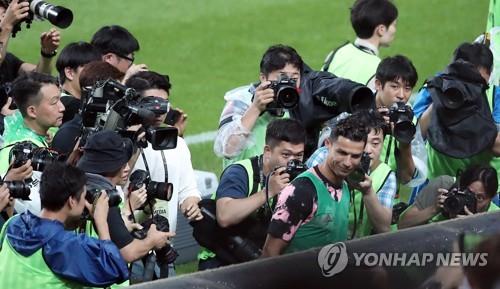 법원 "'호날두 노쇼 경기' 주최사, 관중들에 배상해야"