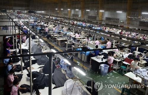 베트남 진출 한국 기업들, 내년도 신규 투자 '축소' 검토(종합)