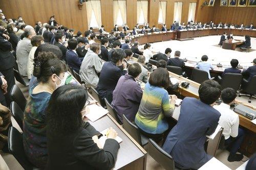 日개헌 첫 단계 국민투표법 개정안 3년 만에 국회 통과