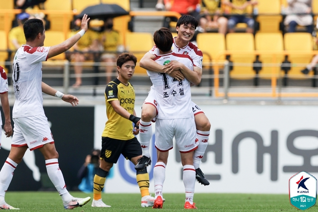 K리그2 최하위 부천, 선두 전남 2-0 제압 이변…시즌 첫 연승