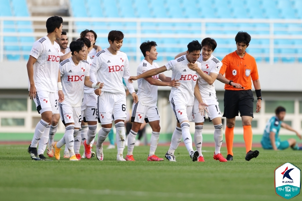 K리그2 최하위 부천, 선두 전남 2-0 제압 이변…시즌 첫 연승(종합)