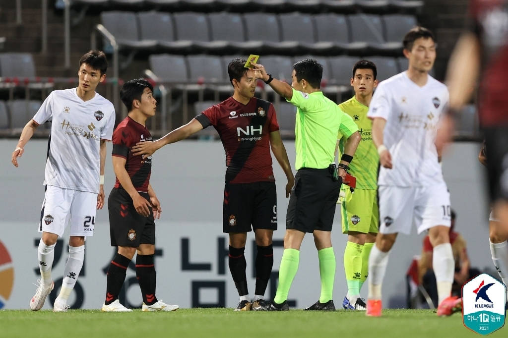 K리그2 최하위 부천, 선두 전남 2-0 제압 이변…시즌 첫 연승(종합)