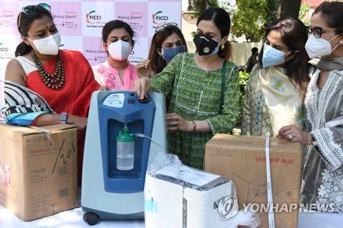 인도, 코로나 의료용품 세금 일시 인하…야권 "완전 면제" 요구