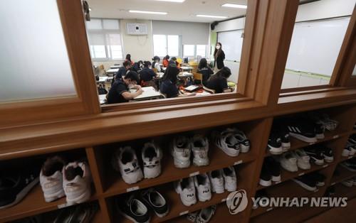 충북 실업계고 전면 등교 시작…내주부터 모든 초중고 확대