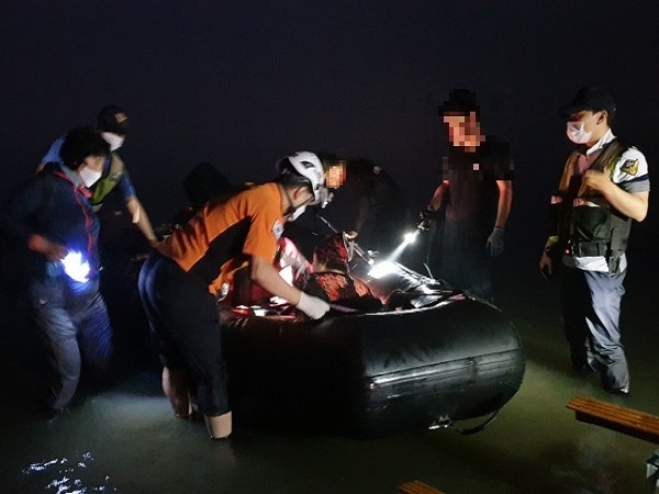 인천 영흥도 인근 갯벌서 해루질하다 고립된 3명 구조