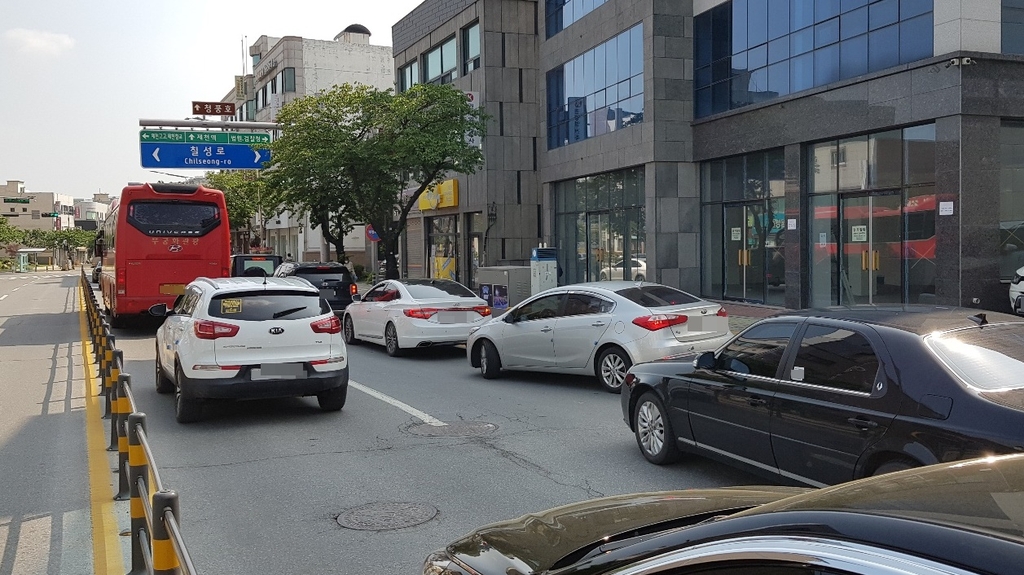스타벅스 제천점 앞 교통혼잡 해소…대기차로 조성키로