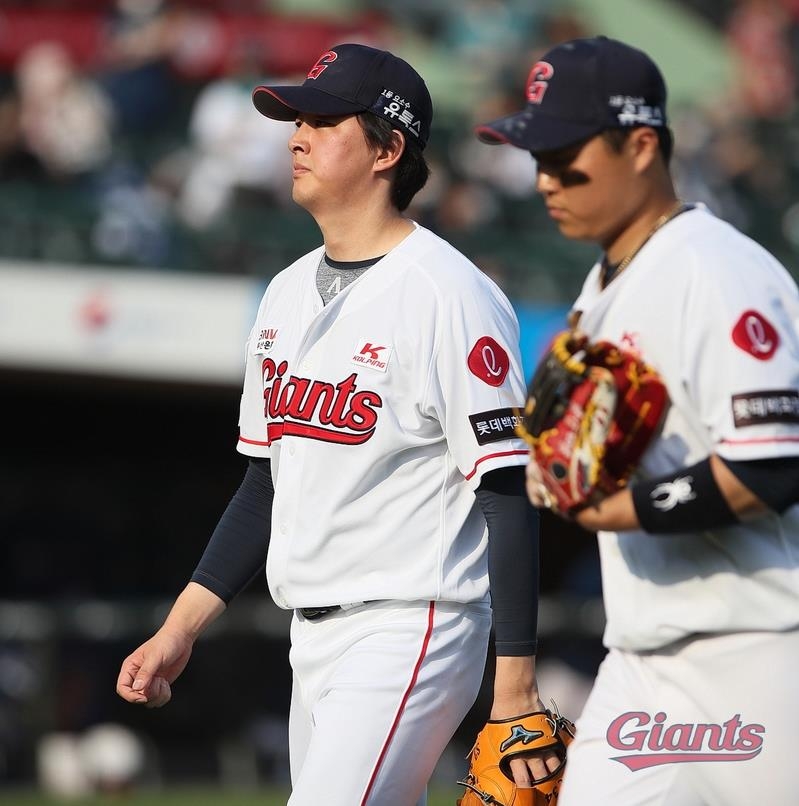 '블론세이브 1위' 롯데 김원중 '사라진 직구를 찾습니다'