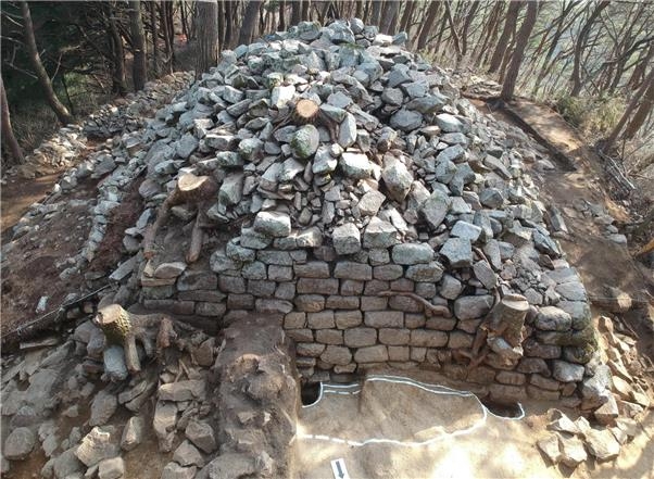 장수군 산서면 야산서 1천500년 전 가야시대 봉화터 발굴