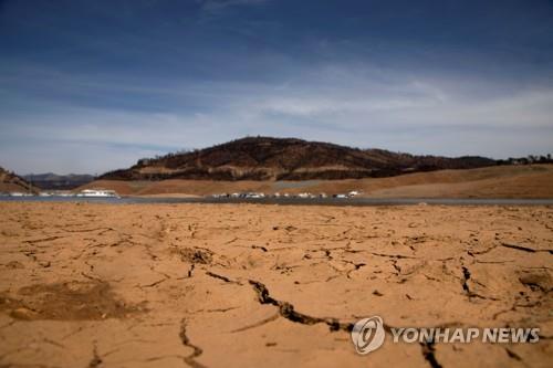 가뭄에 무더위로 호수 마르는 캘리포니아…수력발전 중단할 판