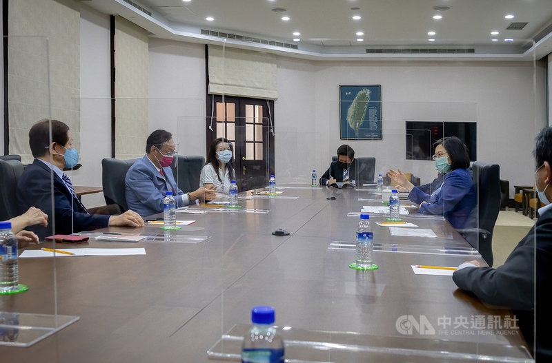 대만, 화이자 '독일직구' 안간힘…민간기업에 구매협상권 부여