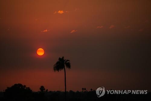 미 곳곳서 사상 최고기온 '불볕더위'…남서부 50도 넘는곳도