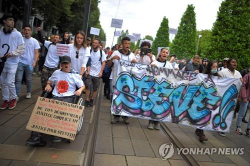 [사진톡톡] 프랑스 음악 축제날…클럽으로 변한 파리 길거리