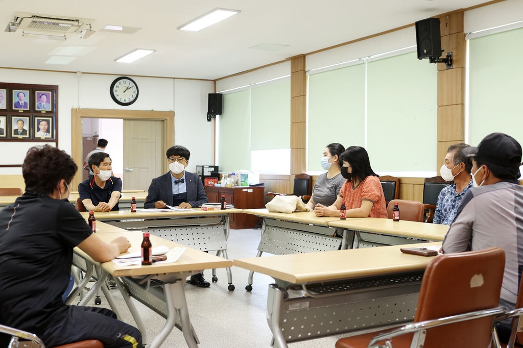 "공익사업 협조 불이익 없게"…임실군, 토지편입 농민에 보상금