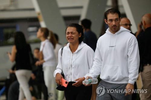 폭격 맞은 듯 10여초만에 와르르…한밤중 '미국판 삼풍' 참사(종합)