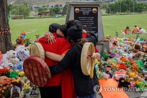 또 유해 751구…속속 들춰지는 캐나다 원주민 기숙학교 비극