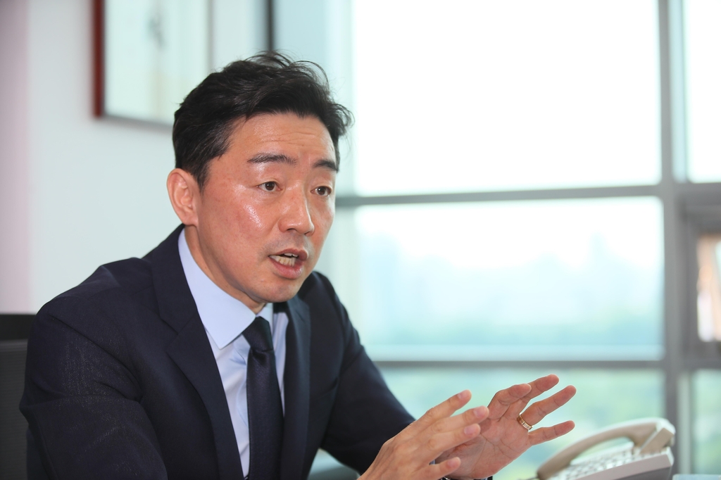 강훈식 "1위 후보 서운할 정도 역동적 경선 만들 것"