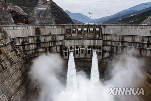 '제2 싼샤' 中바이허탄댐 수력발전 가동…시진핑 "중대 돌파"