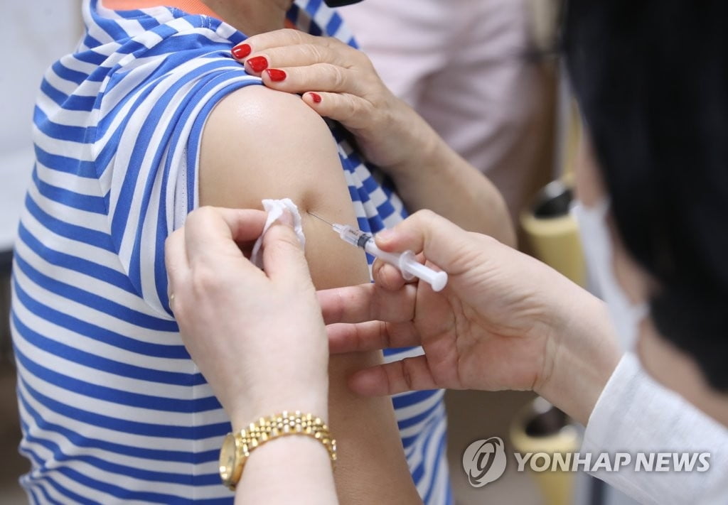 "복잡하고 헷갈려"...6월 접종가능 백신 총정리