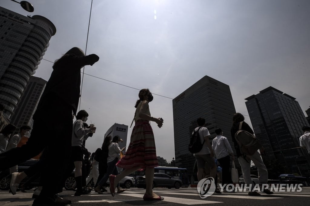 주말 맑고 한낮 30도 안팎 무더위…일부 지역 소나기