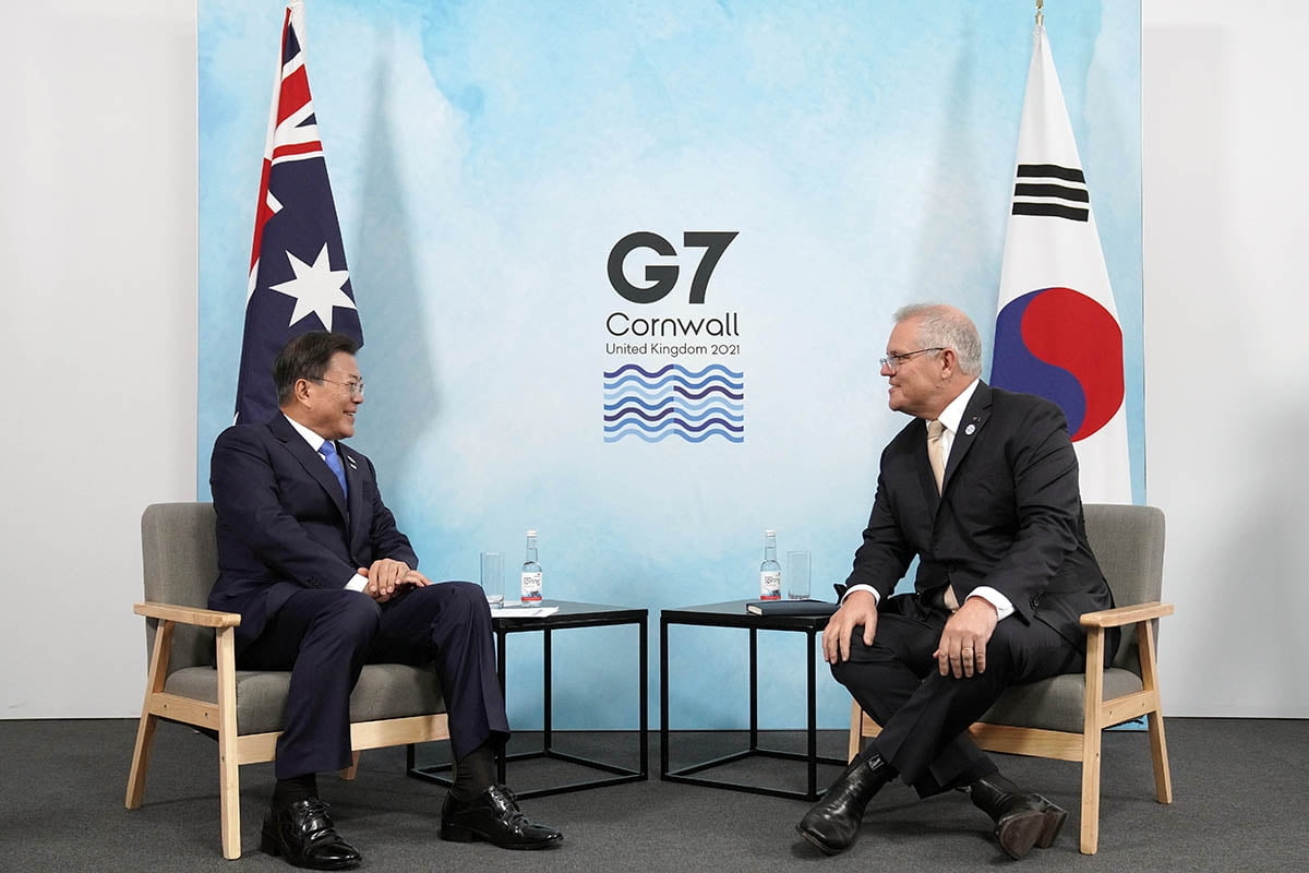 G7 정상회의 참석을 위해 영국 콘월을 방문 중인 문 대통령은 현지시간 12일 오전 10시 스콧 모리슨 호주 총리와 정상회담을 가졌다. (청와대 제공)