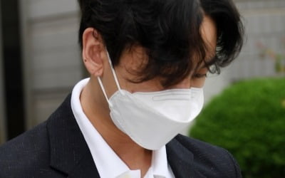 [속보] '161회 대마 흡연' 정일훈, 징역 2년 선고 '법정 구속'